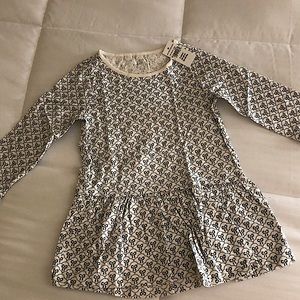 GAP Toddlers size 4T Tshirt / blouse